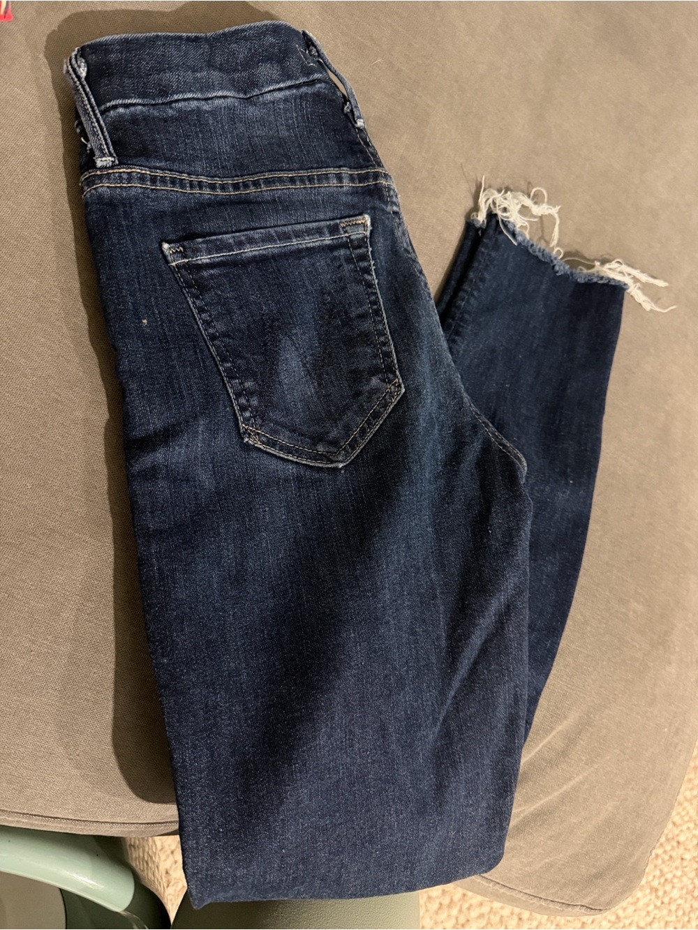 MOTHER Dark Blue Cropped Skinny Jeans with Frayed Hem